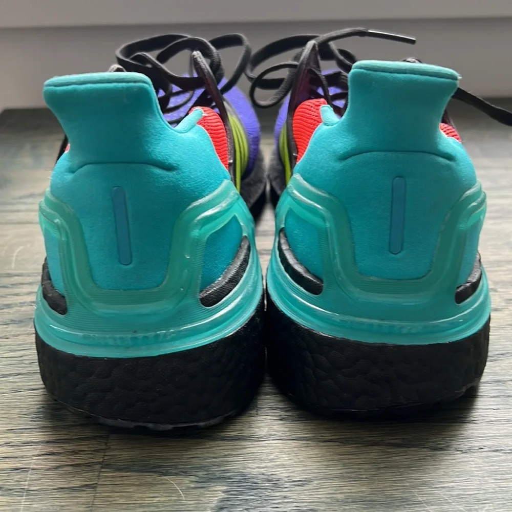 Adidas Ultraboost 2.0 DNA Parley Primeblue ULTRA RARE color pattern. Size 8.5 - Picture 4 of 11